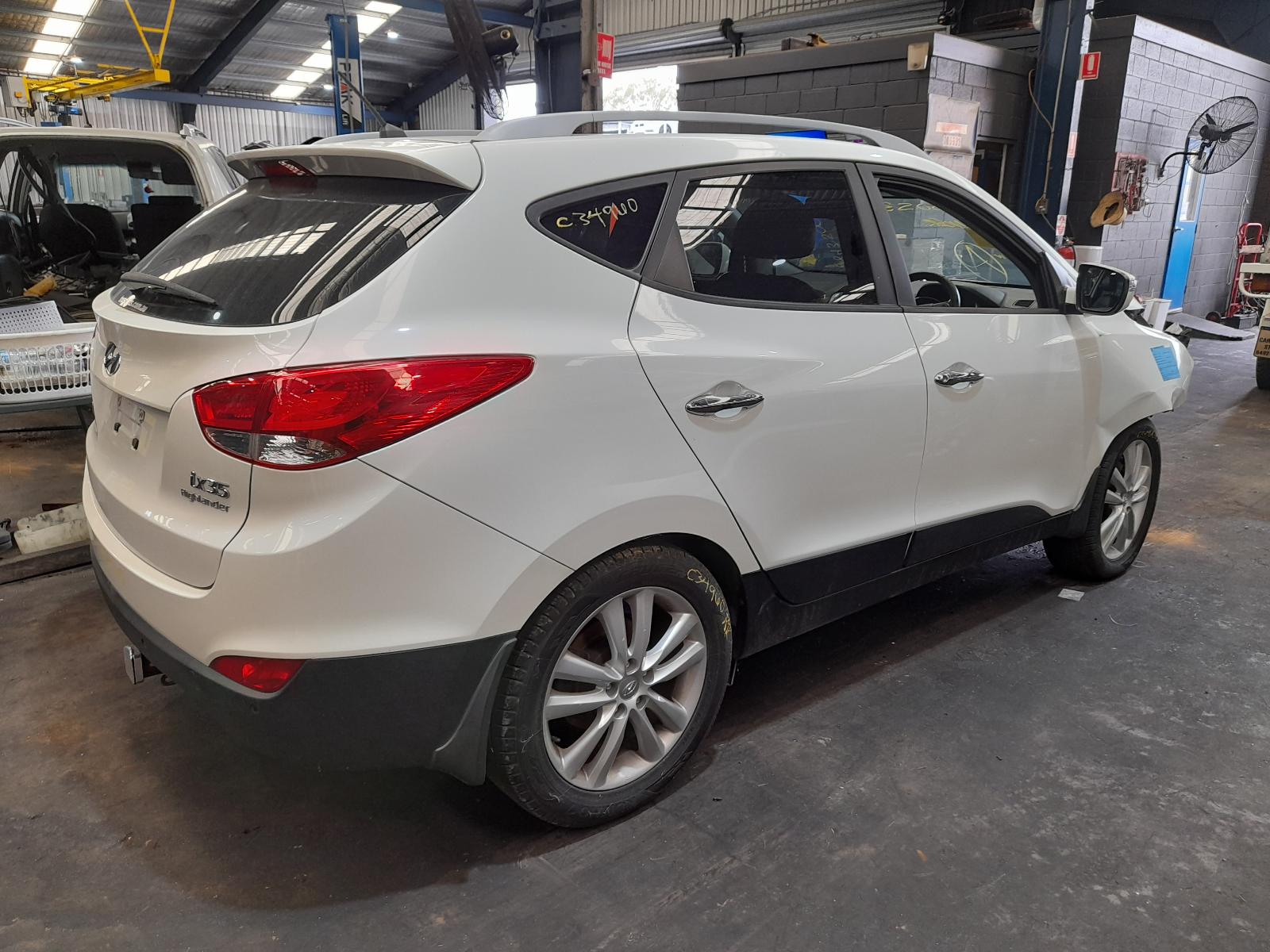 View Auto part Right Rear Door Window Hyundai Ix35 2011