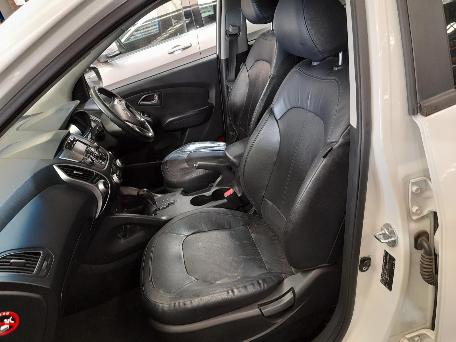 View Auto part Right Rear Door Window Hyundai Ix35 2011