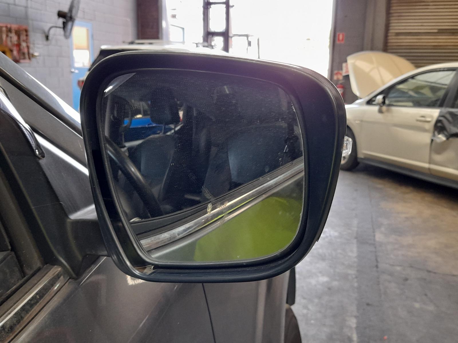 View Auto part Door/Boot/Gate Lock Nissan Navara 2018