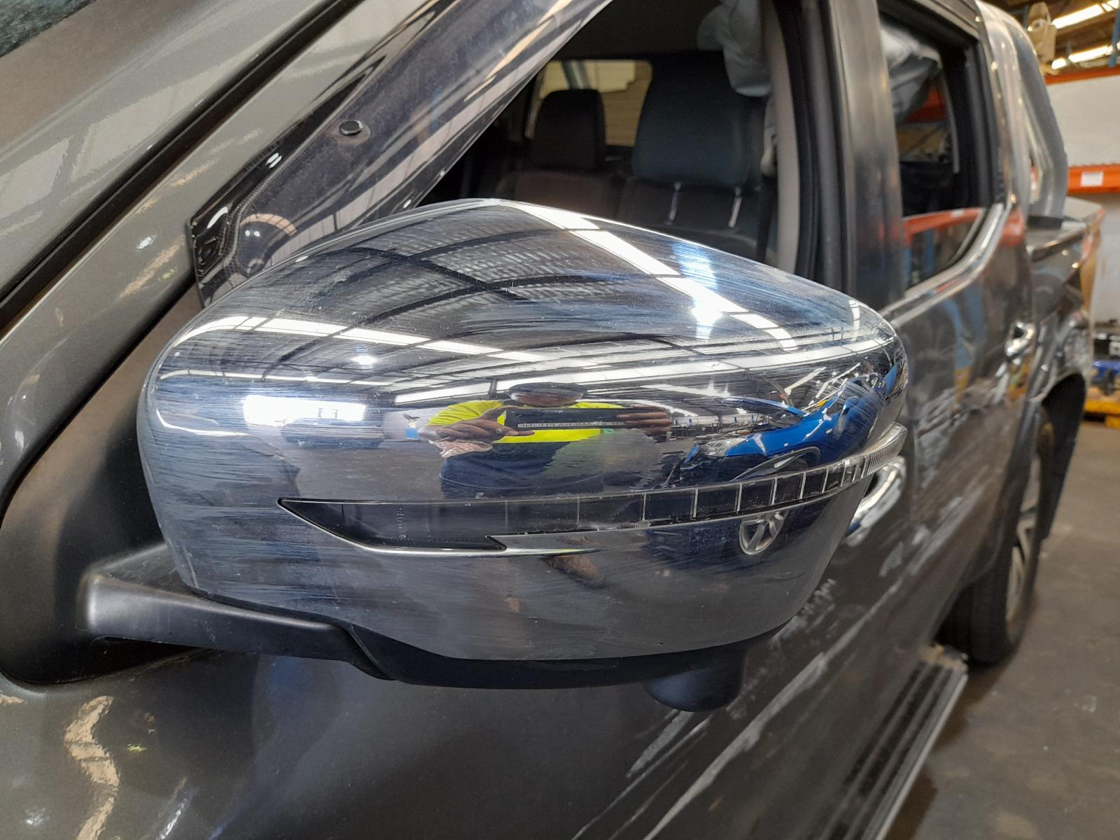 View Auto part Door/Boot/Gate Lock Nissan Navara 2018