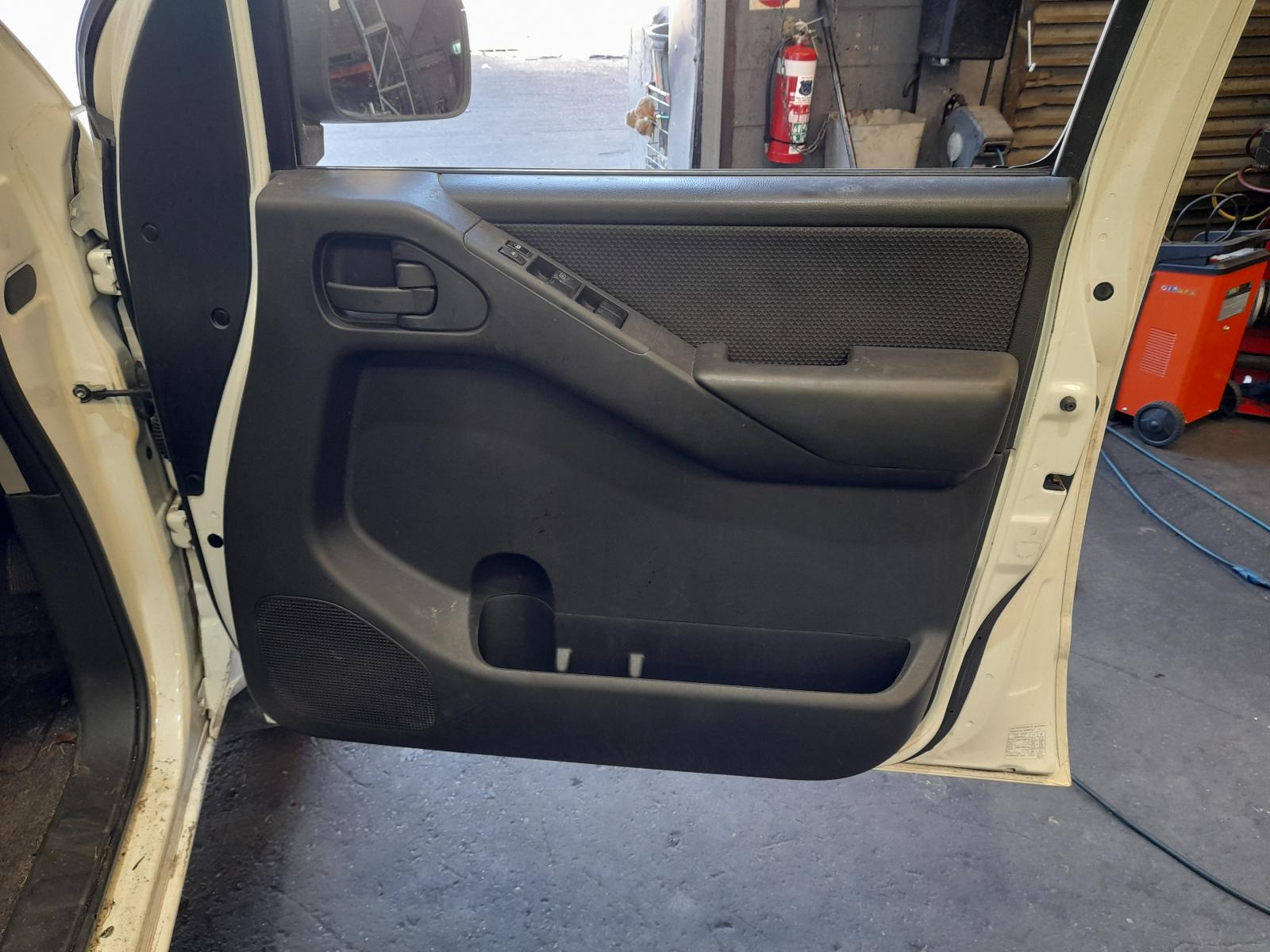 View Auto part Trans/Gearbox Nissan Navara 2010