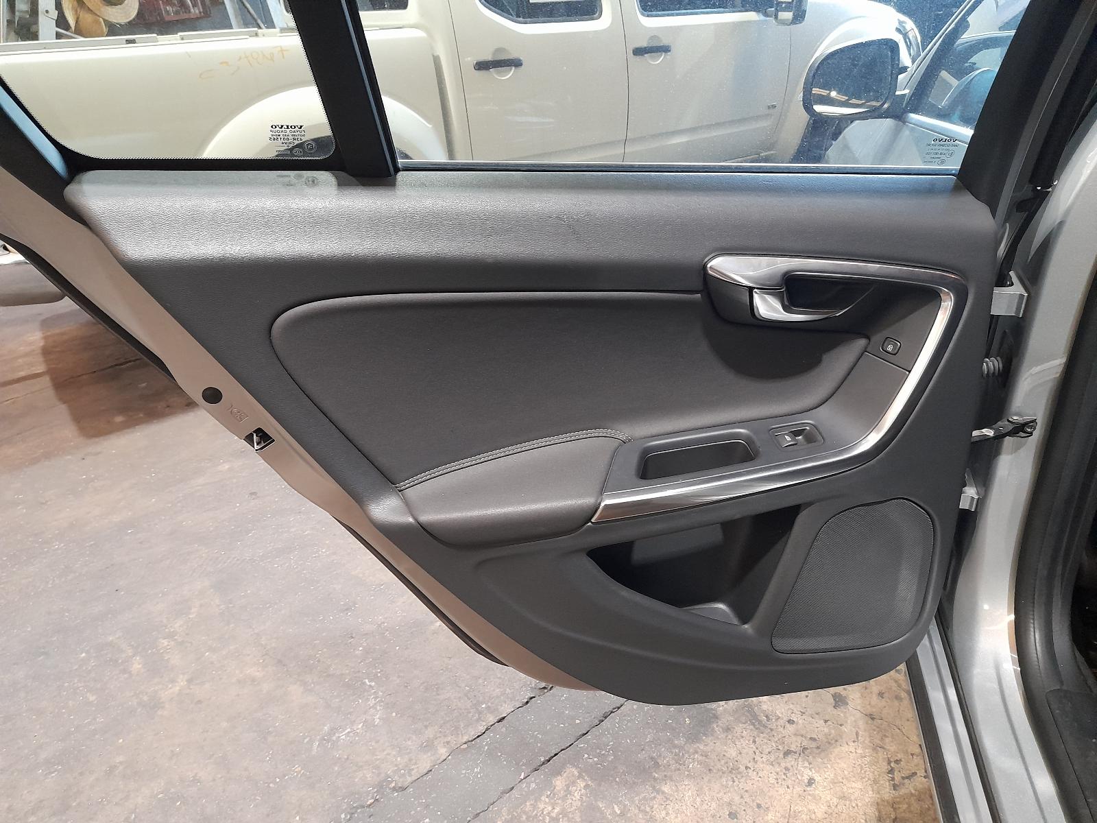 View Auto part Airbag Module/Sensor Volvo S60/v60 2011
