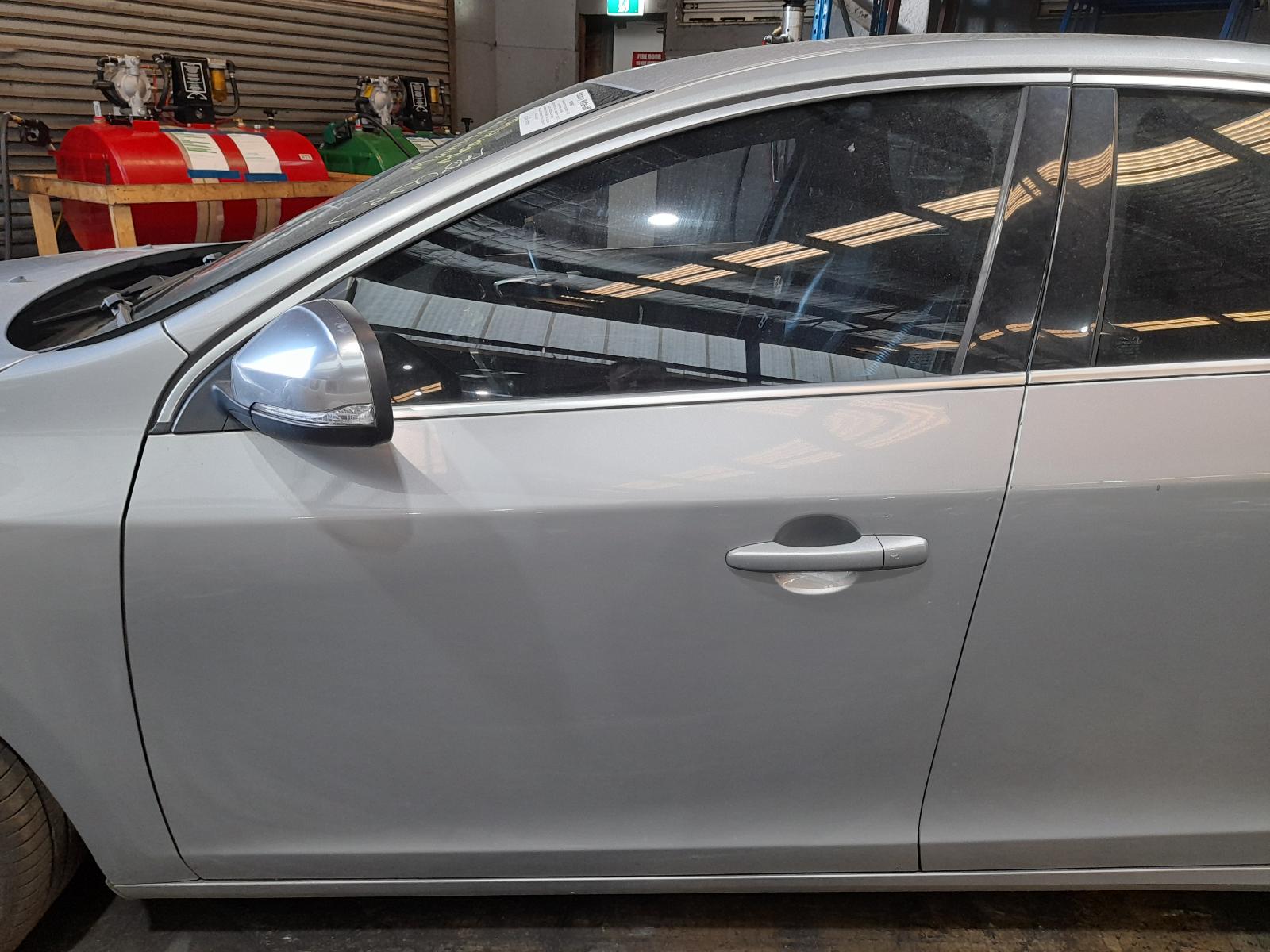View Auto part Airbag Module/Sensor Volvo S60/v60 2011