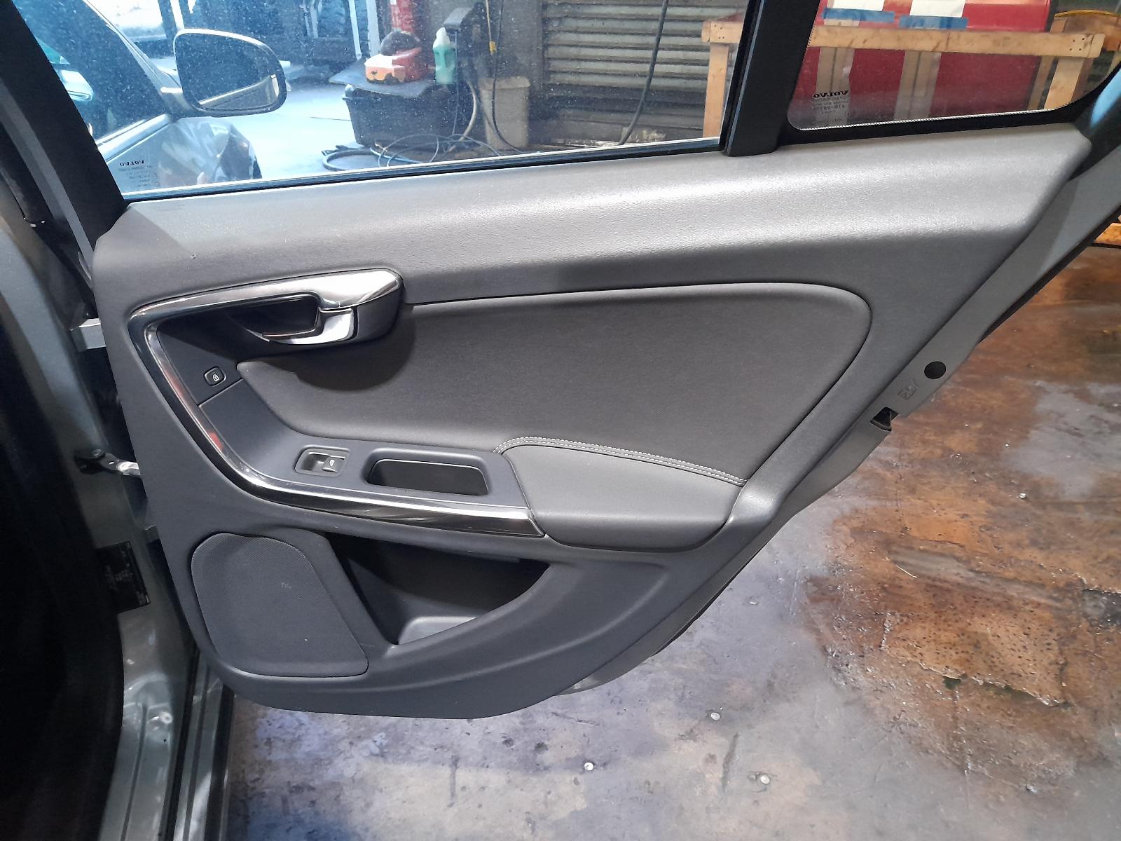View Auto part Airbag Module/Sensor Volvo S60/v60 2011