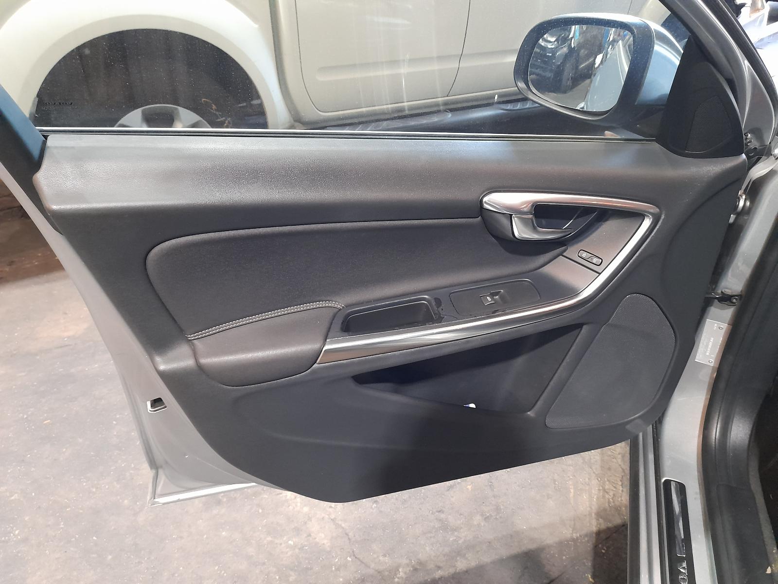 View Auto part Airbag Module/Sensor Volvo S60/v60 2011