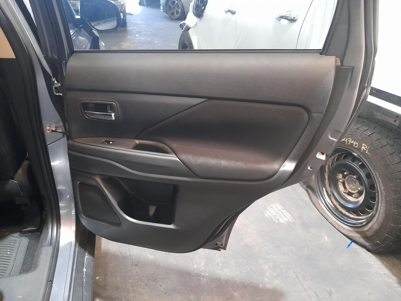 View Auto part Heater/Ac Controls Mitsubishi Outlander 2016