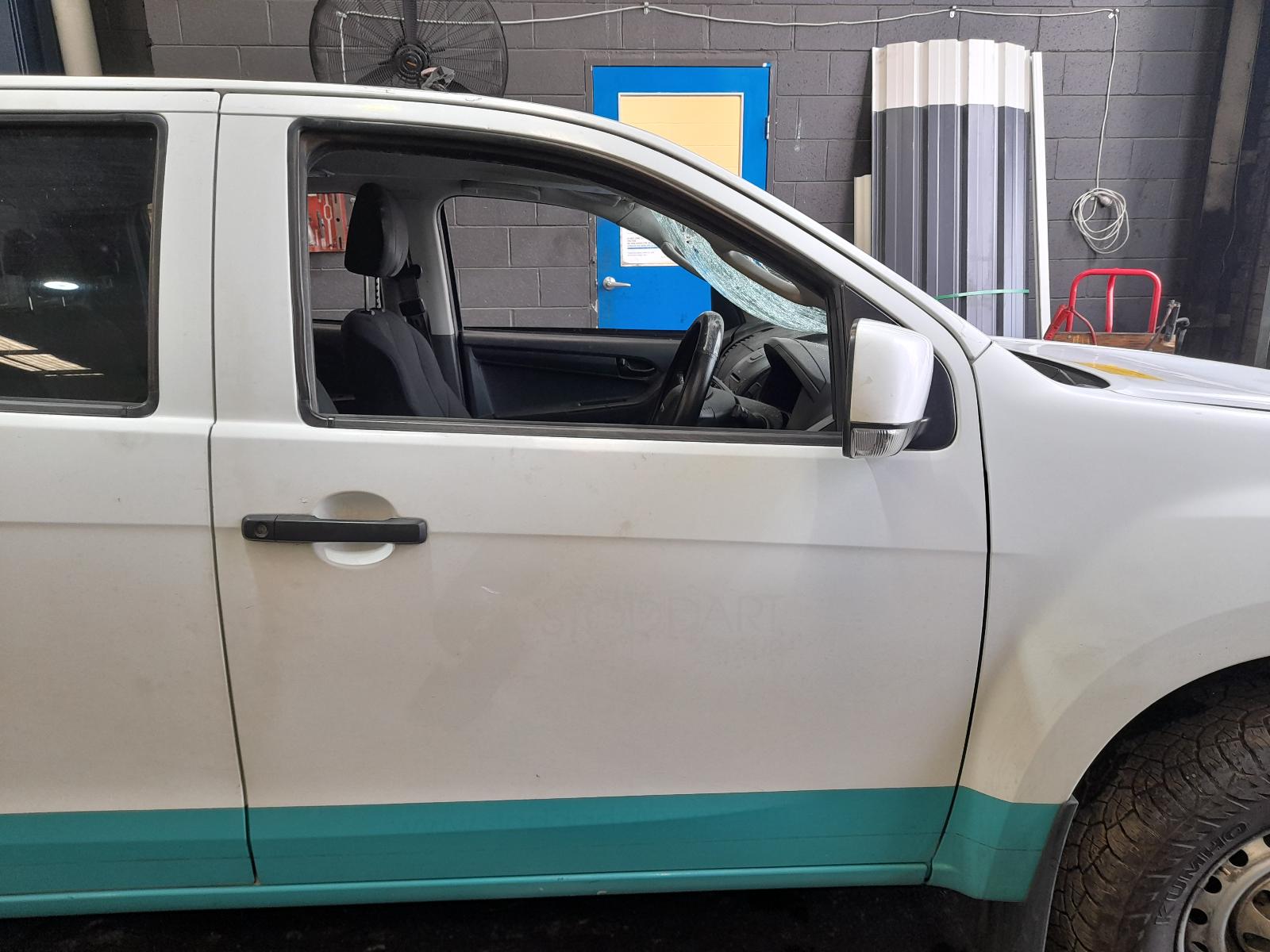 View Auto part Engine Isuzu Dmax 2014