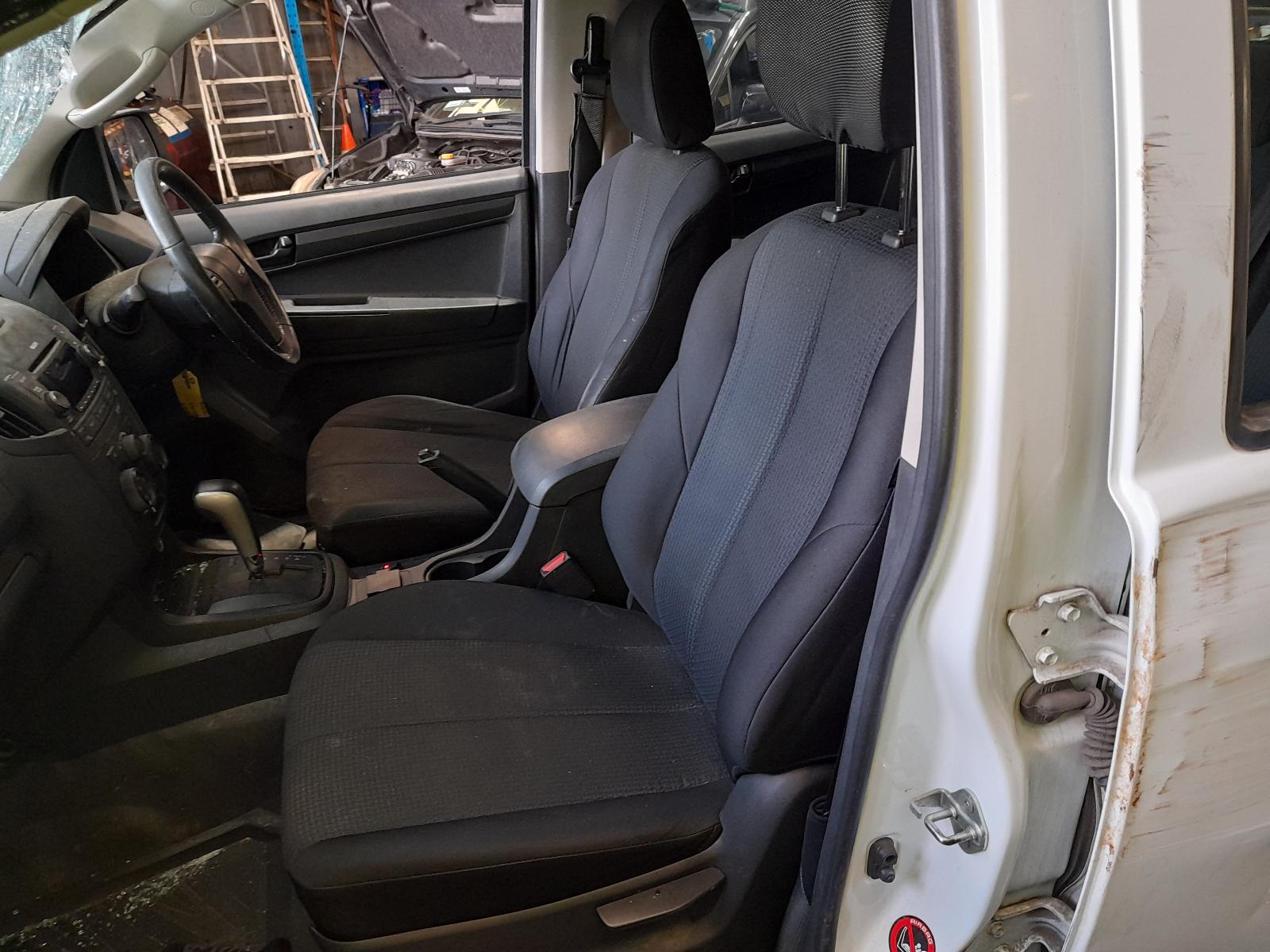 View Auto part Engine Isuzu Dmax 2014