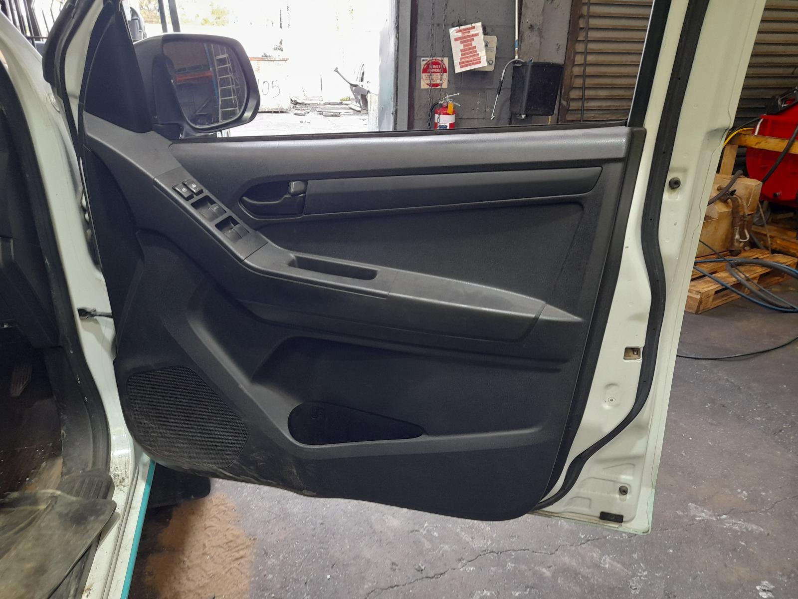 View Auto part Engine Isuzu Dmax 2014