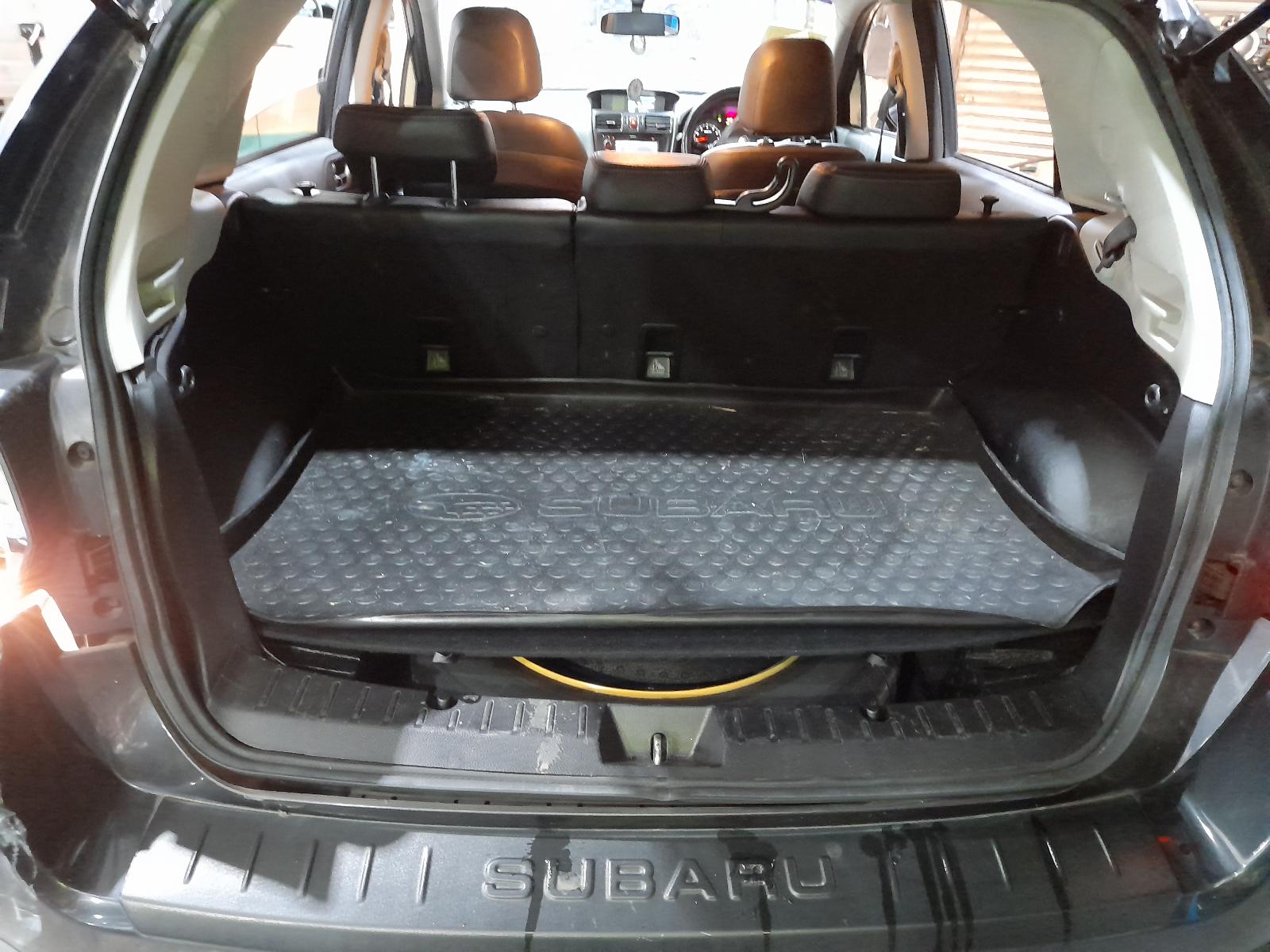 View Auto part Door/Boot/Gate Lock Subaru Xv 2013