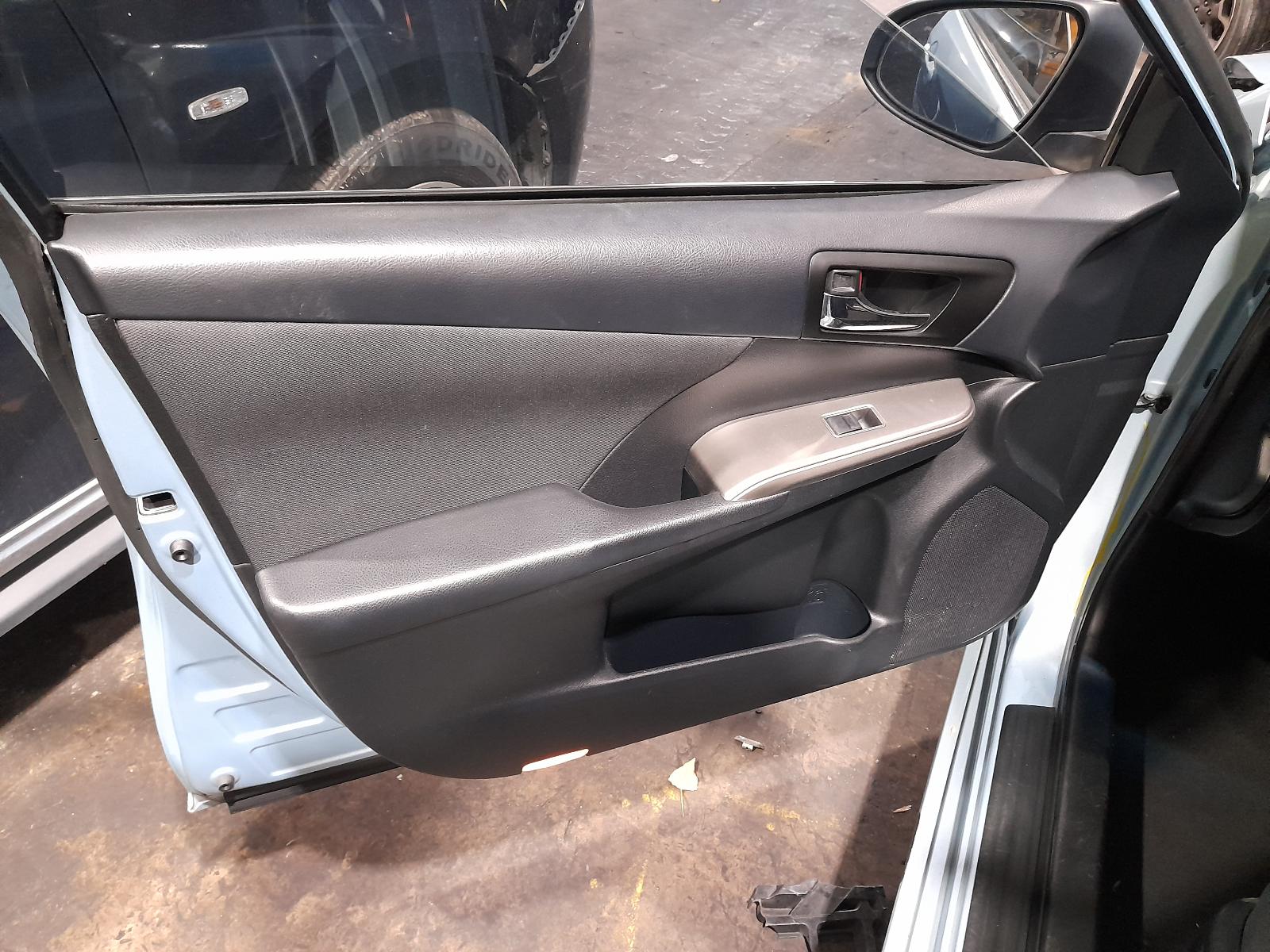 View Auto part Radiator Toyota Aurion 2013