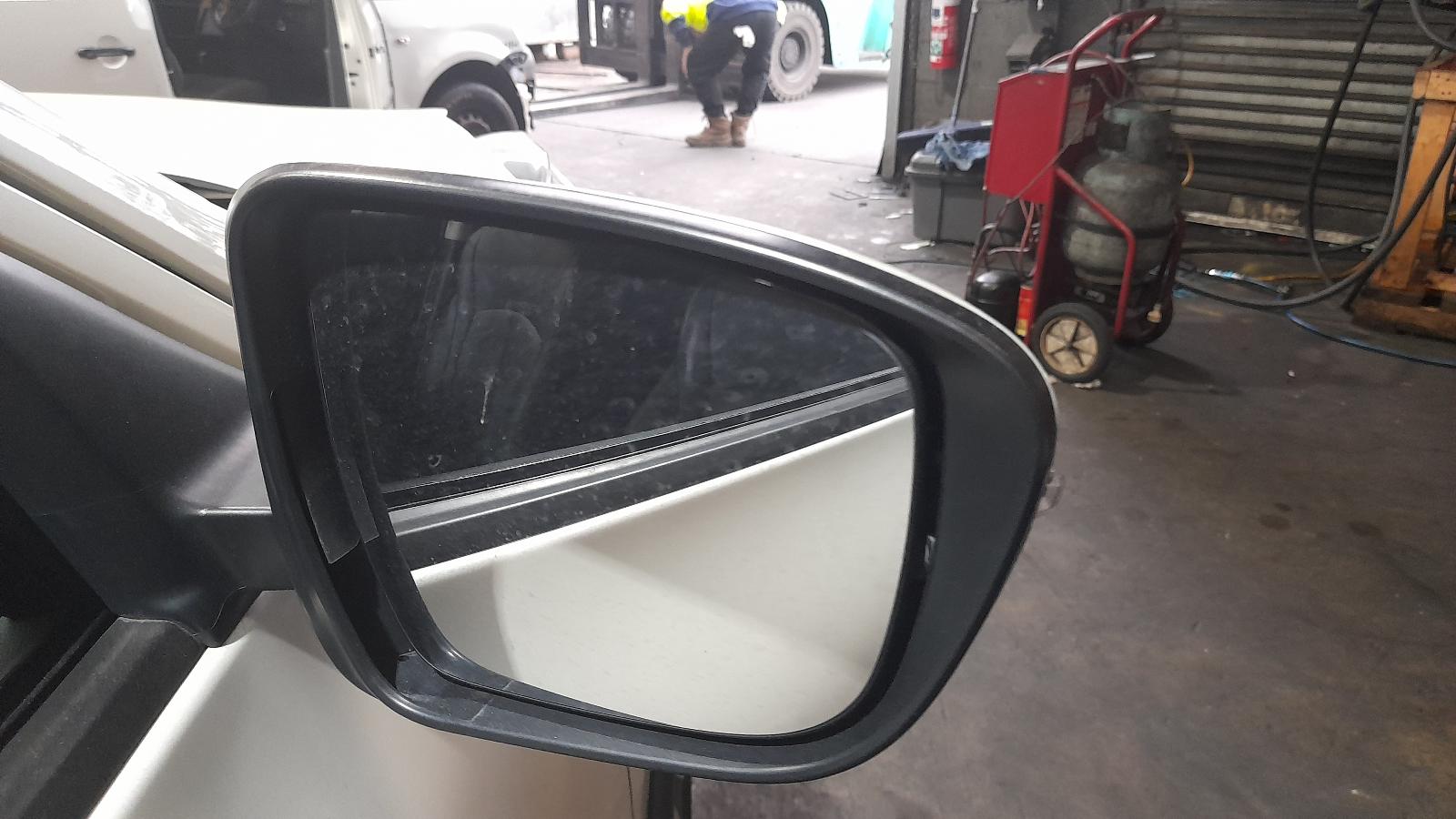 View Auto part Rear/Tailgate Glass Nissan Juke 2016