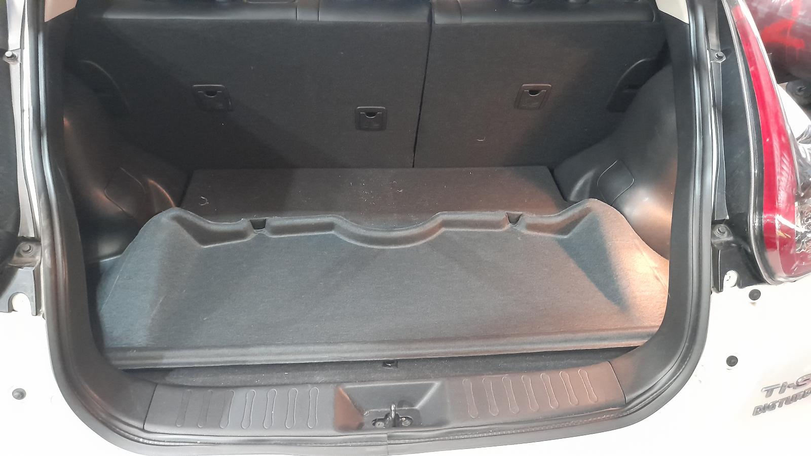 View Auto part Rear/Tailgate Glass Nissan Juke 2016