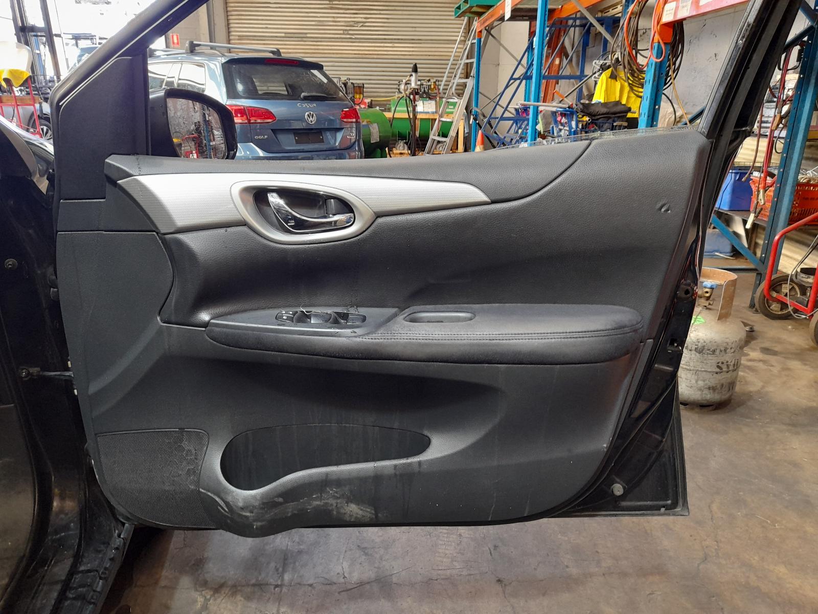 View Auto part Trans/Gearbox Nissan Pulsar 2013
