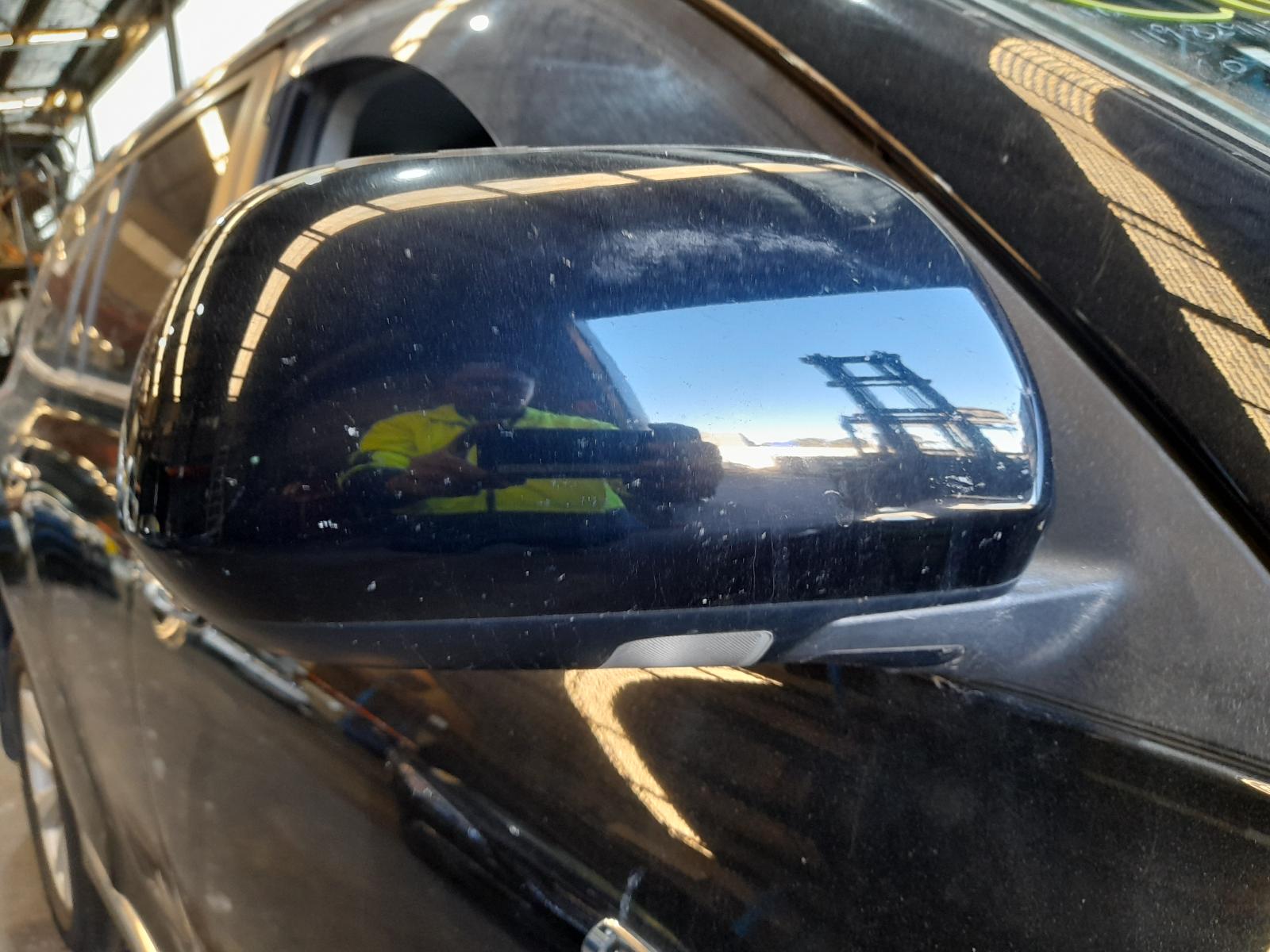 2013 Toyota Kluger Airbag Module/Sensor View Auto part Airbag Module/Sensor Toyota Kluger 2013