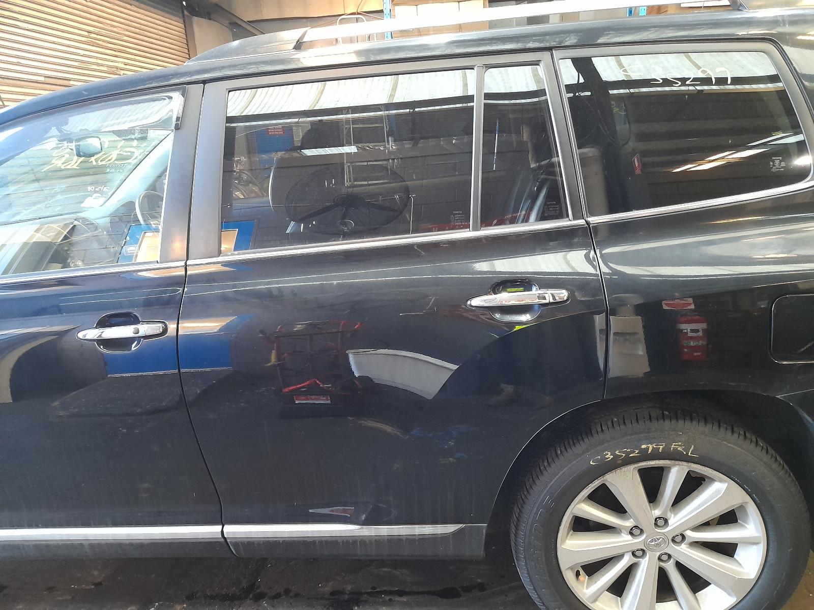 2013 Toyota Kluger Airbag Module/Sensor View Auto part Airbag Module/Sensor Toyota Kluger 2013