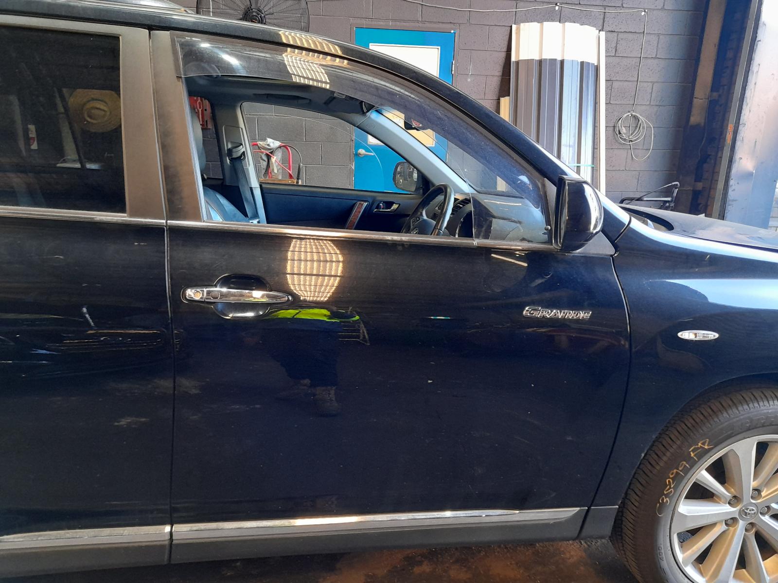 2013 Toyota Kluger Airbag Module/Sensor View Auto part Airbag Module/Sensor Toyota Kluger 2013