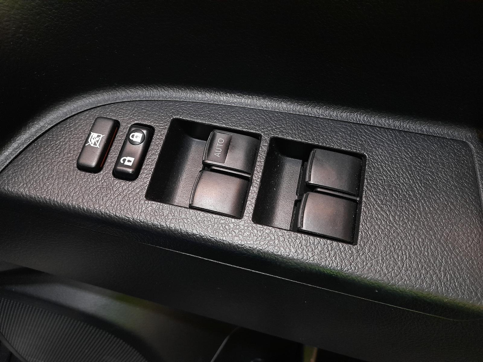 2013 Toyota Kluger Airbag Module/Sensor View Auto part Airbag Module/Sensor Toyota Kluger 2013