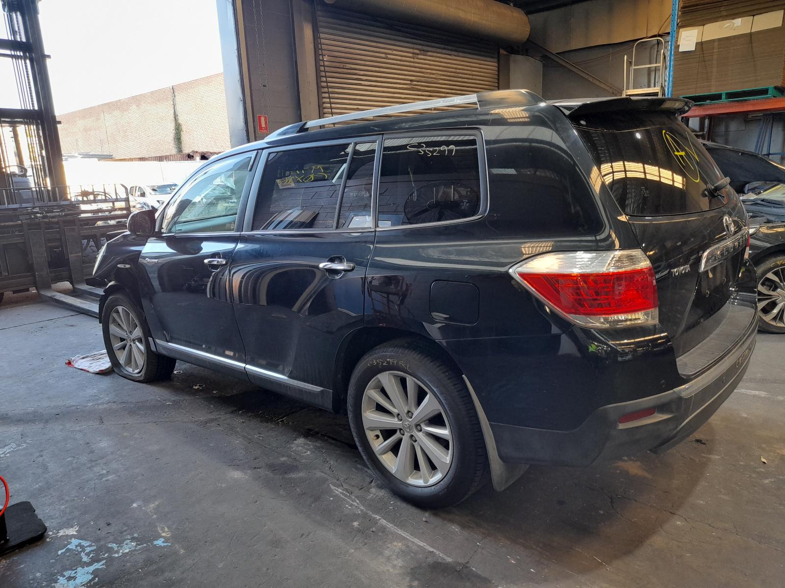 2013 Toyota Kluger Airbag Module/Sensor View Auto part Airbag Module/Sensor Toyota Kluger 2013