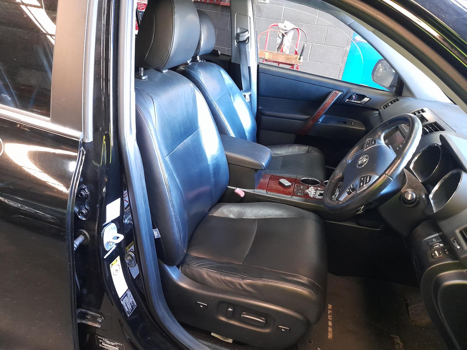 2013 Toyota Kluger Airbag Module/Sensor View Auto part Airbag Module/Sensor Toyota Kluger 2013