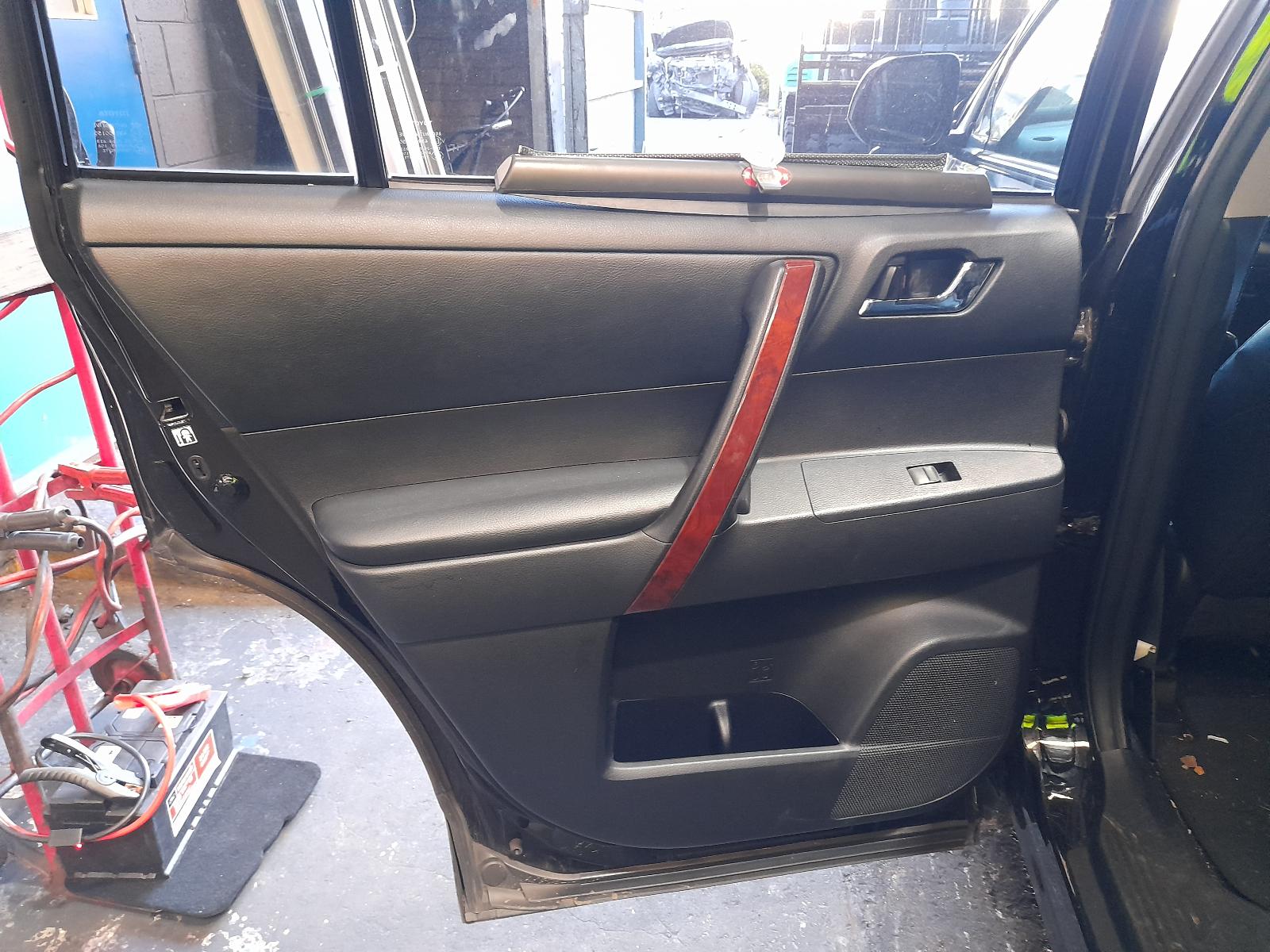 2013 Toyota Kluger Airbag Module/Sensor View Auto part Airbag Module/Sensor Toyota Kluger 2013