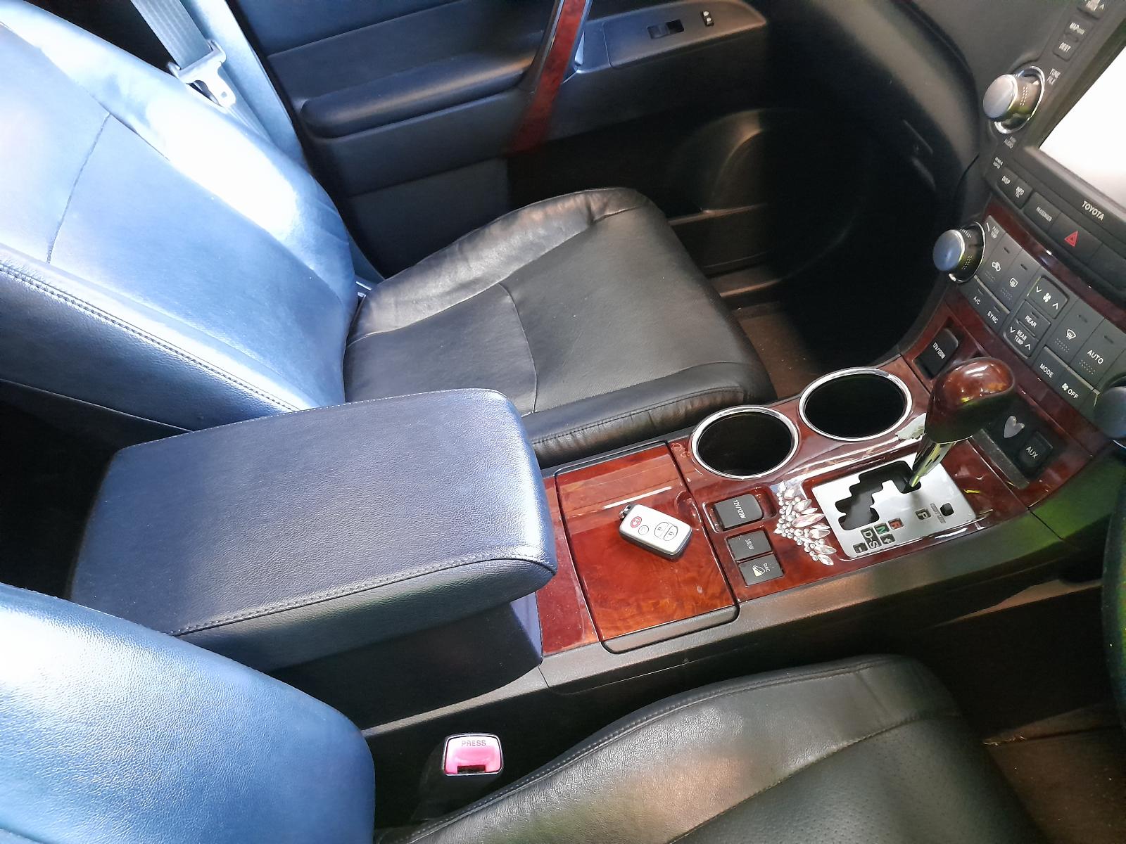 2013 Toyota Kluger Airbag Module/Sensor View Auto part Airbag Module/Sensor Toyota Kluger 2013