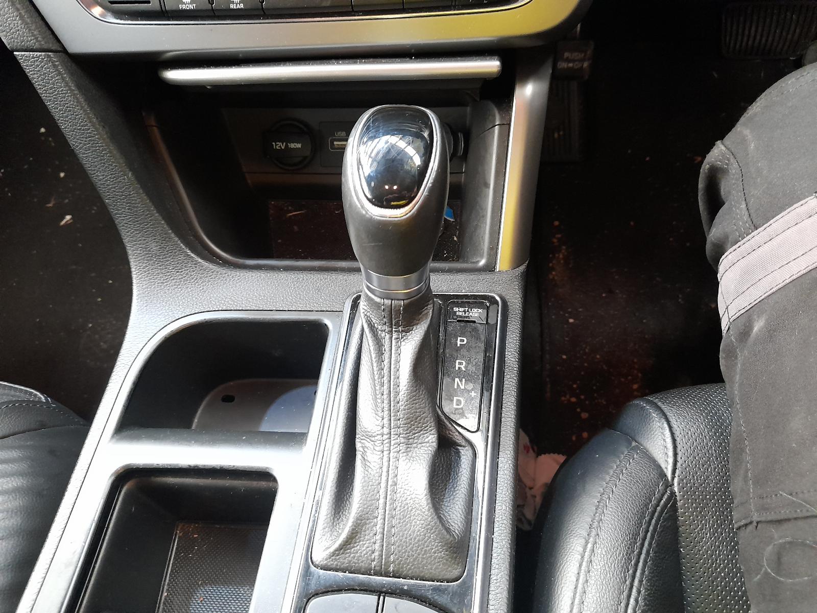 View Auto part Radio/Cd/Dvd/Sat/Tv Hyundai Sonata 2015