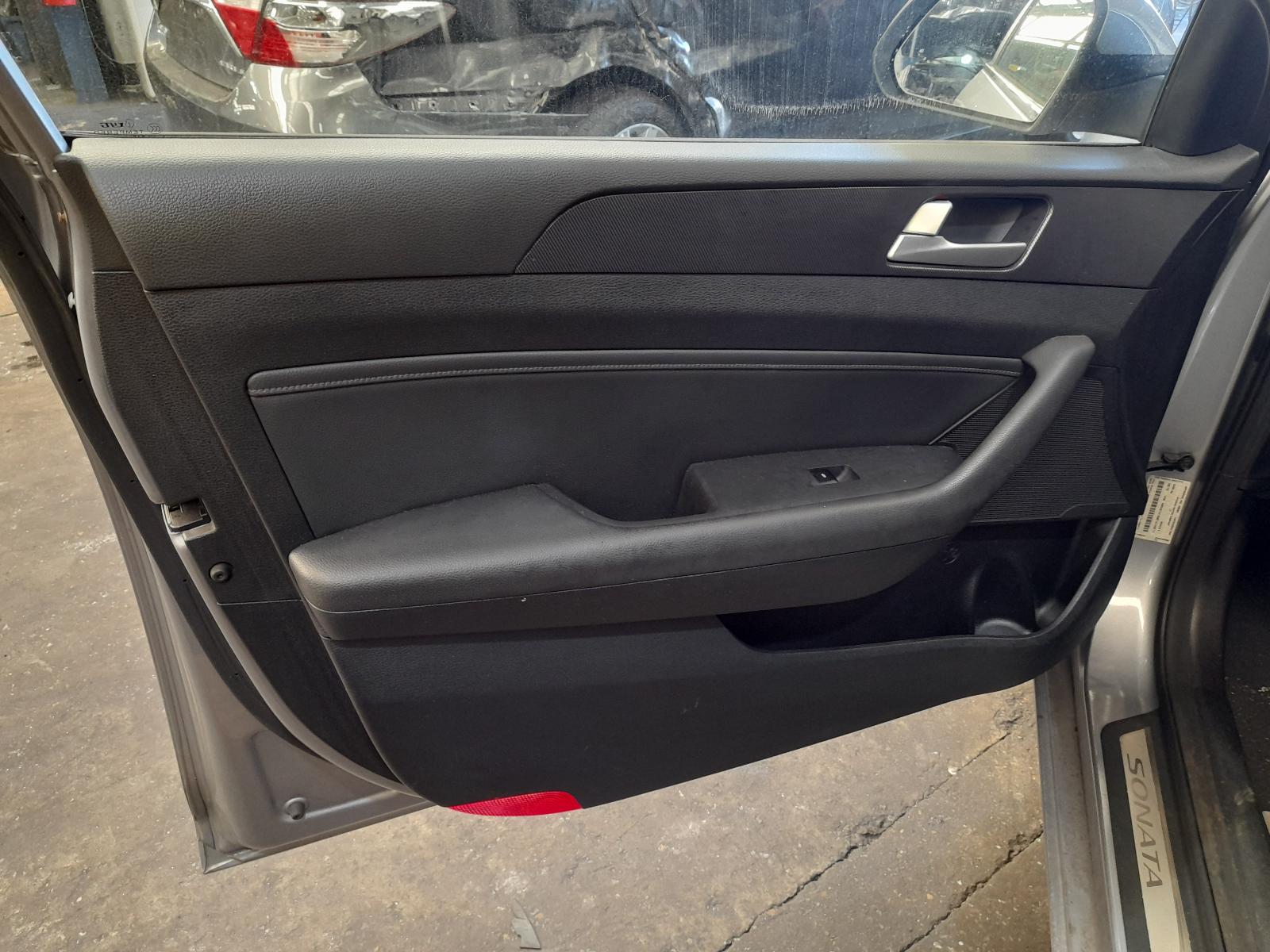View Auto part Radio/Cd/Dvd/Sat/Tv Hyundai Sonata 2015