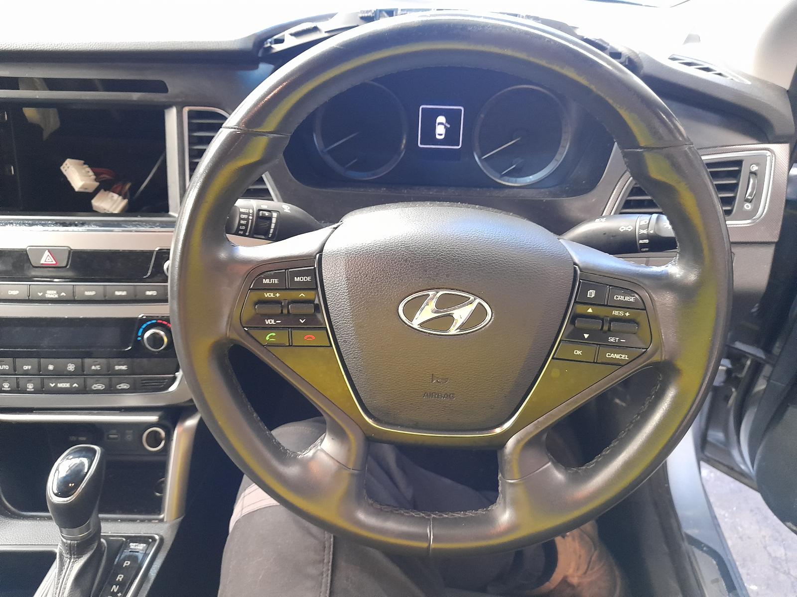 View Auto part Radio/Cd/Dvd/Sat/Tv Hyundai Sonata 2015