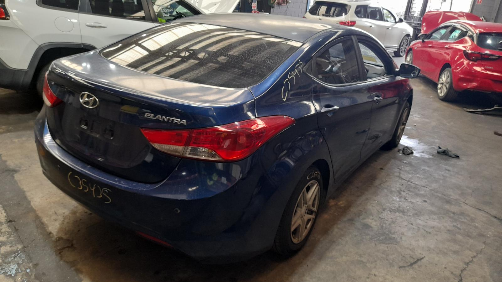 View Auto part Seatbelt/Stalk Hyundai Elantra 2013