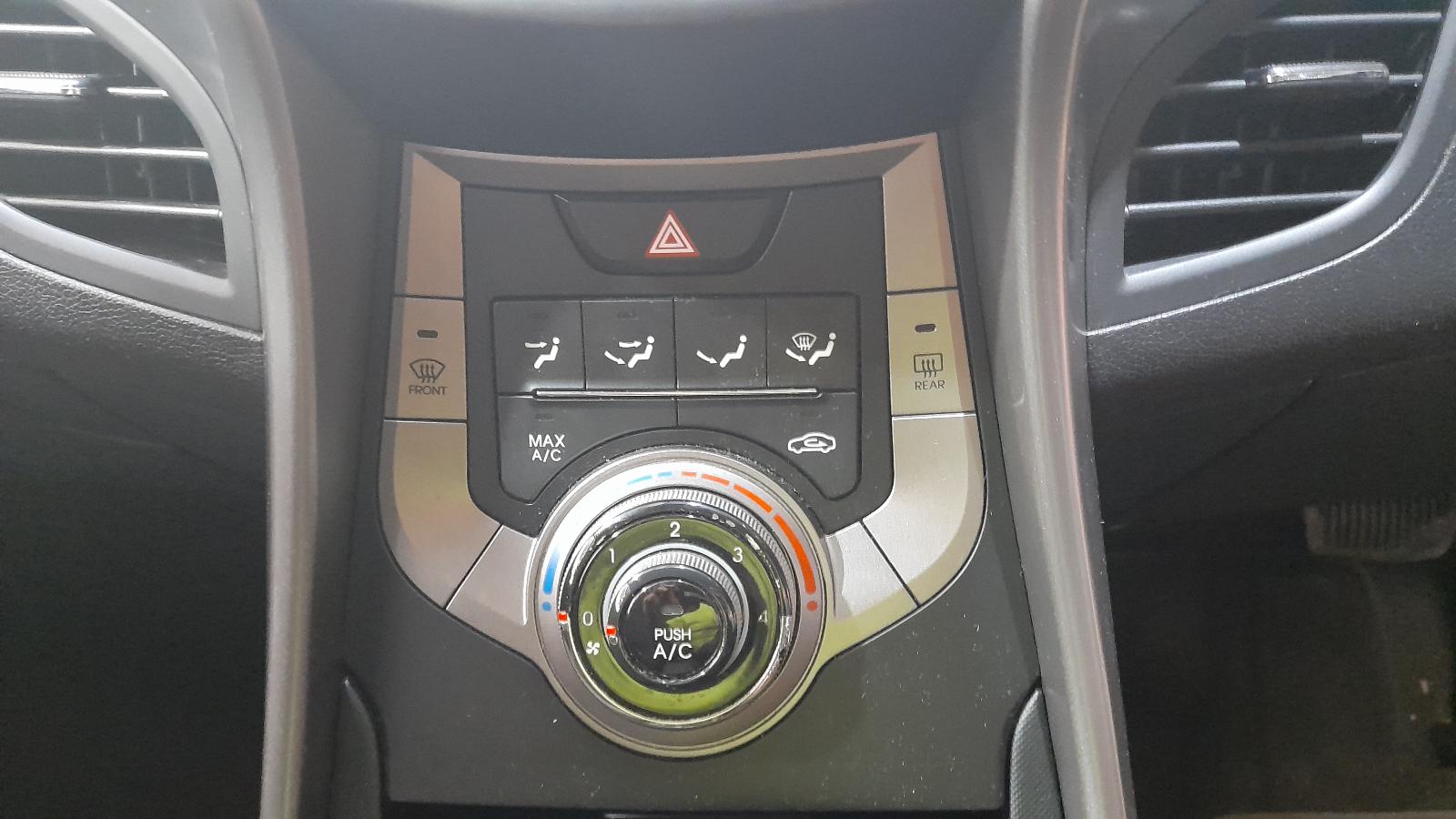 View Auto part Seatbelt/Stalk Hyundai Elantra 2013