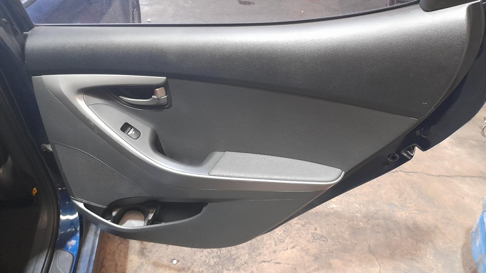 View Auto part Seatbelt/Stalk Hyundai Elantra 2013