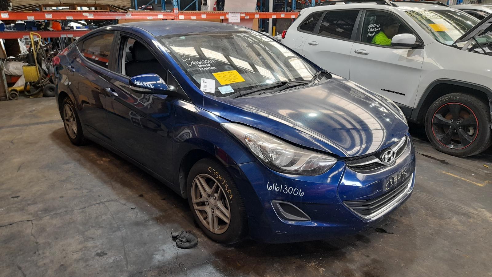 View Auto part Seatbelt/Stalk Hyundai Elantra 2013