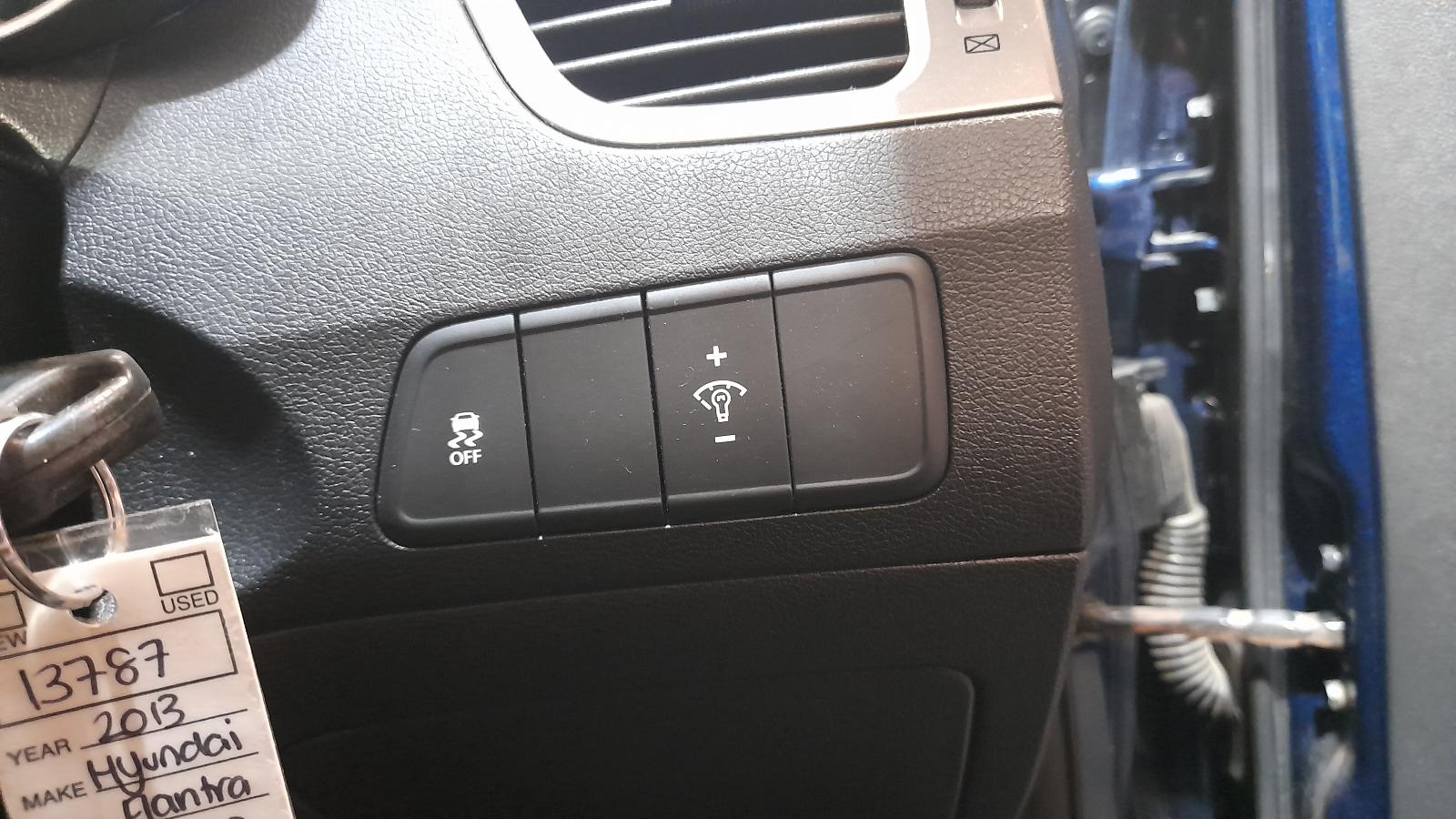 View Auto part Seatbelt/Stalk Hyundai Elantra 2013