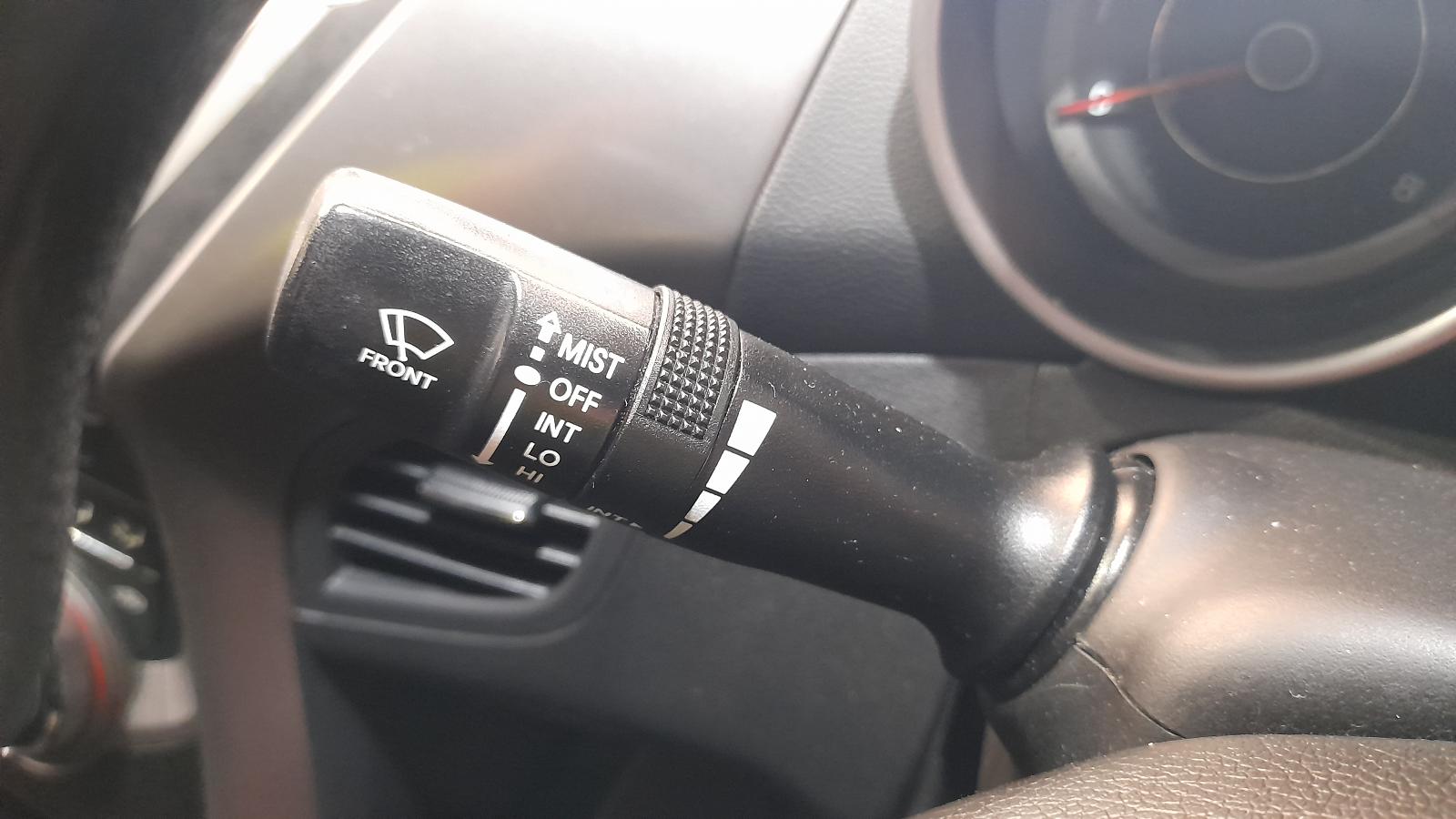 View Auto part Seatbelt/Stalk Hyundai Elantra 2013