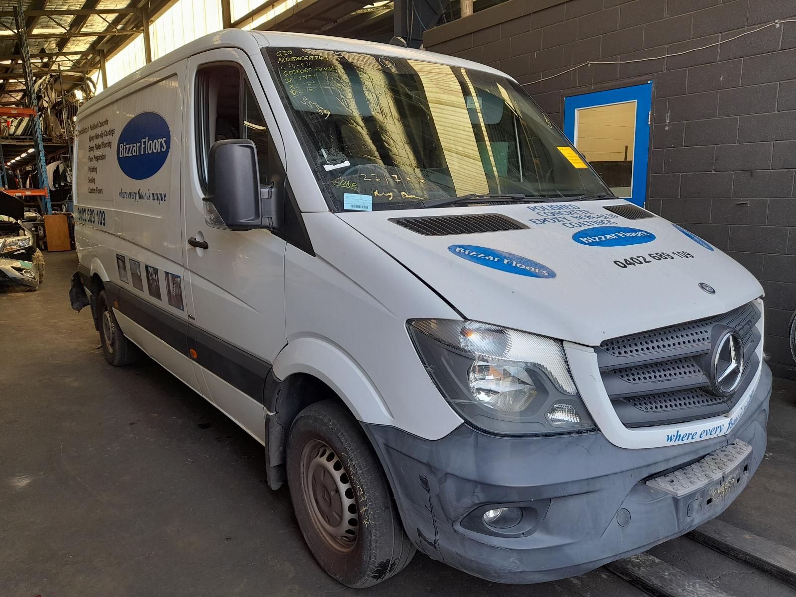 View Auto part Rear/Tailgate Glass Mercedes Sprinter 2013
