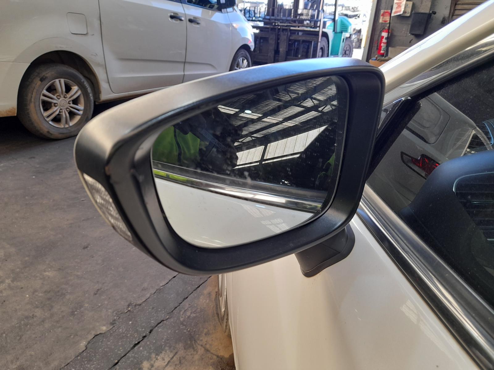 View Auto part Airbag Module/Sensor Mazda 6 2014