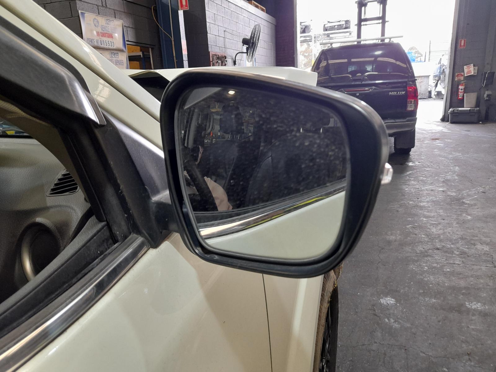 View Auto part Ecu Nissan Navara 2016