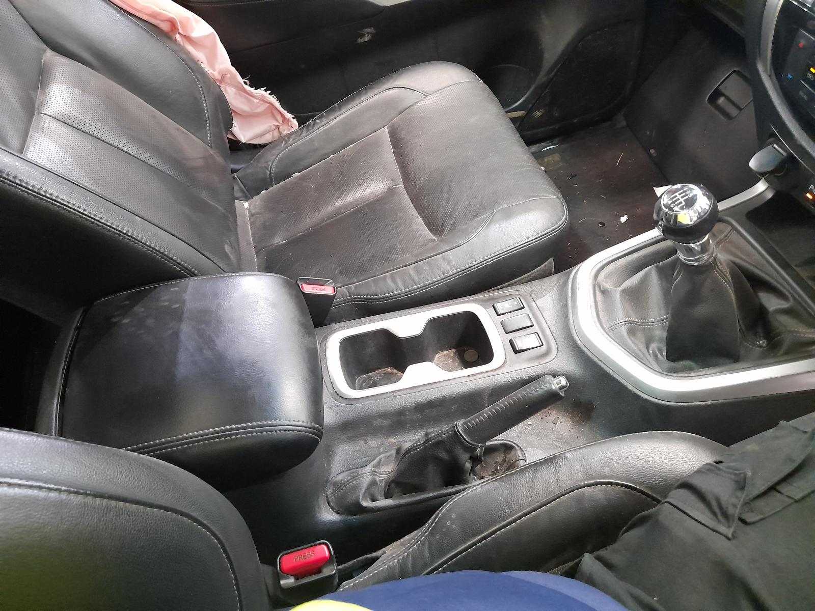 View Auto part Ecu Nissan Navara 2016