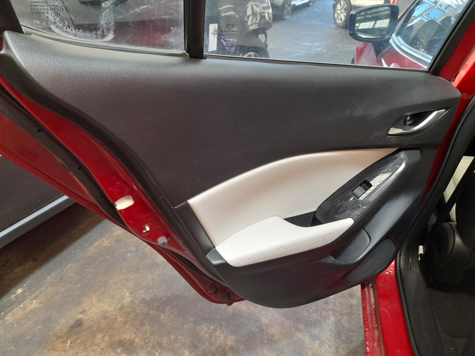 View Auto part Door/Boot/Gate Lock Mazda 3 2017