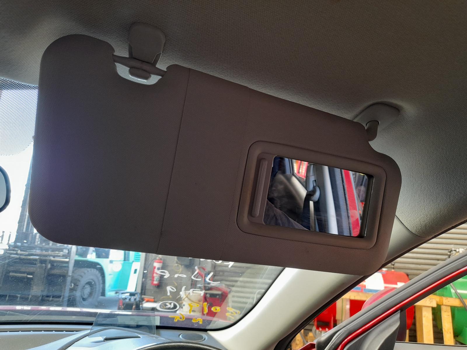 View Auto part Sunvisor Mazda Cx3 2015