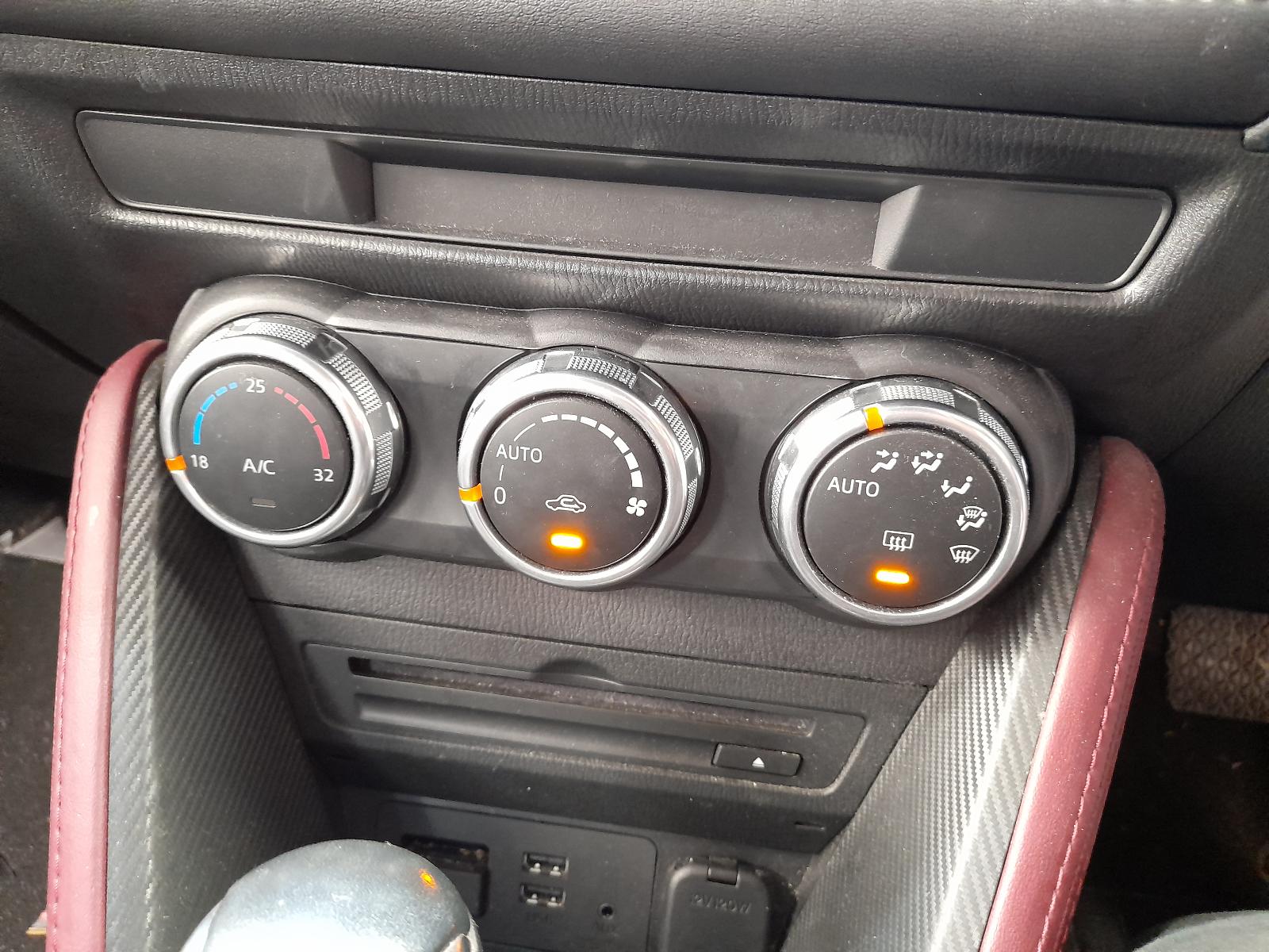 View Auto part Sunvisor Mazda Cx3 2015