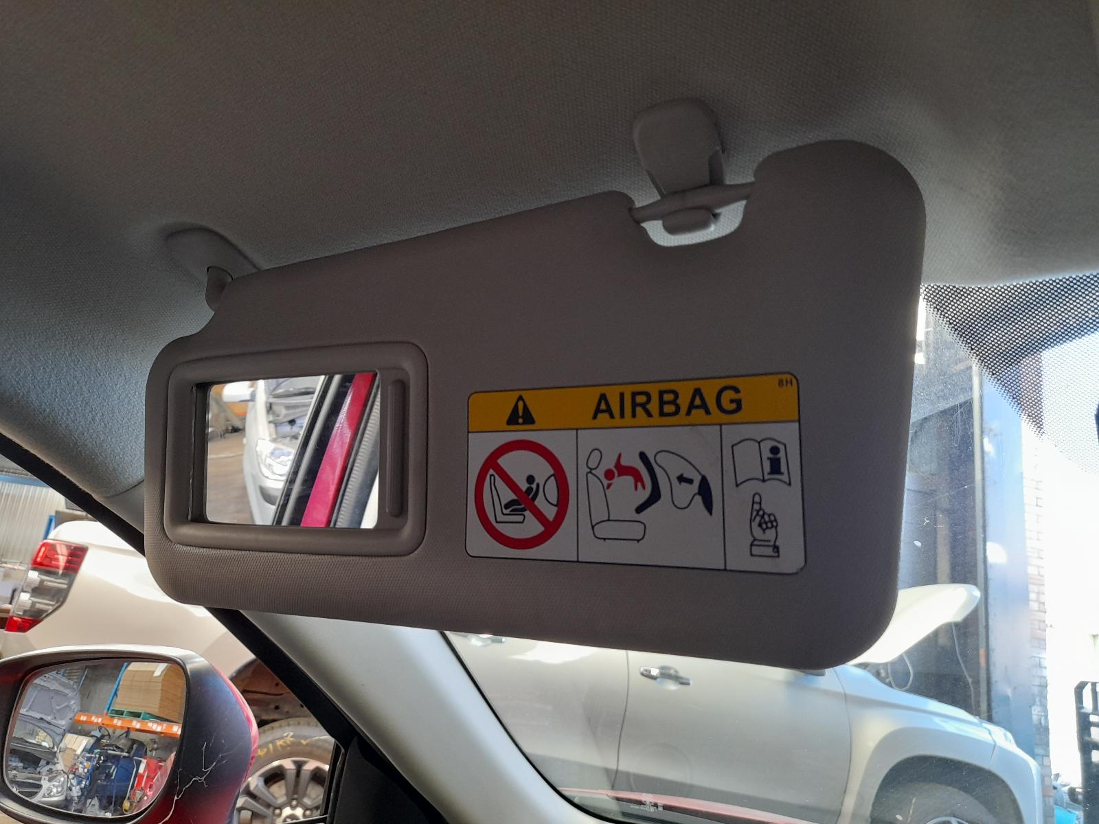 View Auto part Sunvisor Mazda Cx3 2015