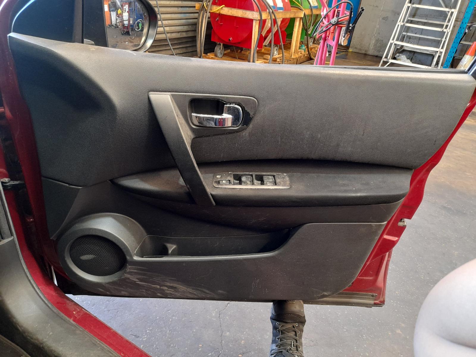 2012 Nissan Dualis Parcel Shelf Cargo Blind View Auto part Parcel Shelf Cargo Blind Nissan Dualis 2012