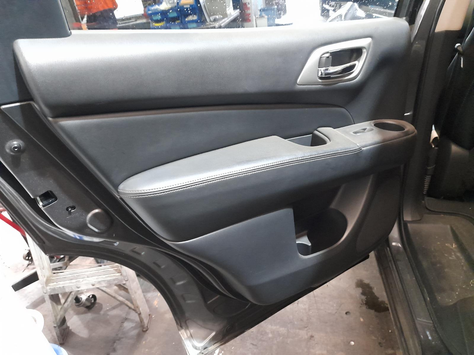 2017 Nissan Pathfinder Bootlid/Tailgate View Auto part Bootlid/Tailgate Nissan Pathfinder 2017