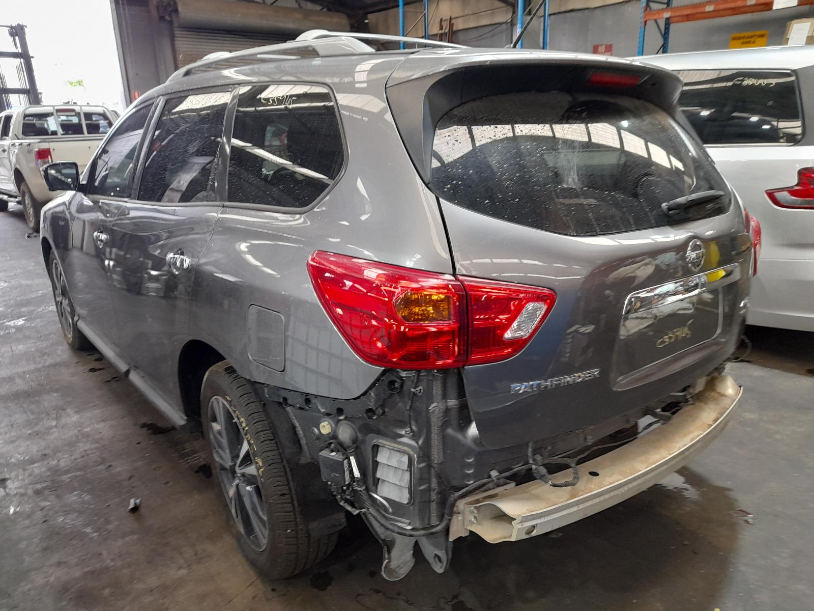 2017 Nissan Pathfinder Bootlid/Tailgate View Auto part Bootlid/Tailgate Nissan Pathfinder 2017