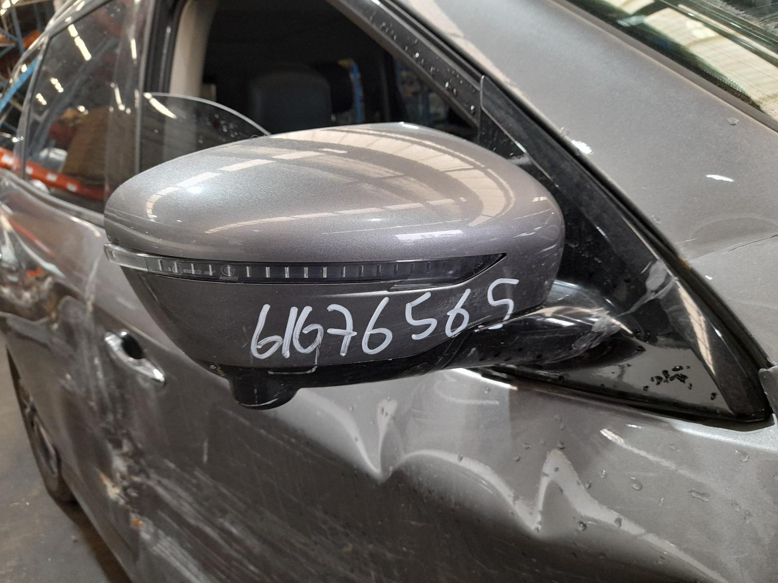 2017 Nissan Pathfinder Bootlid/Tailgate View Auto part Bootlid/Tailgate Nissan Pathfinder 2017