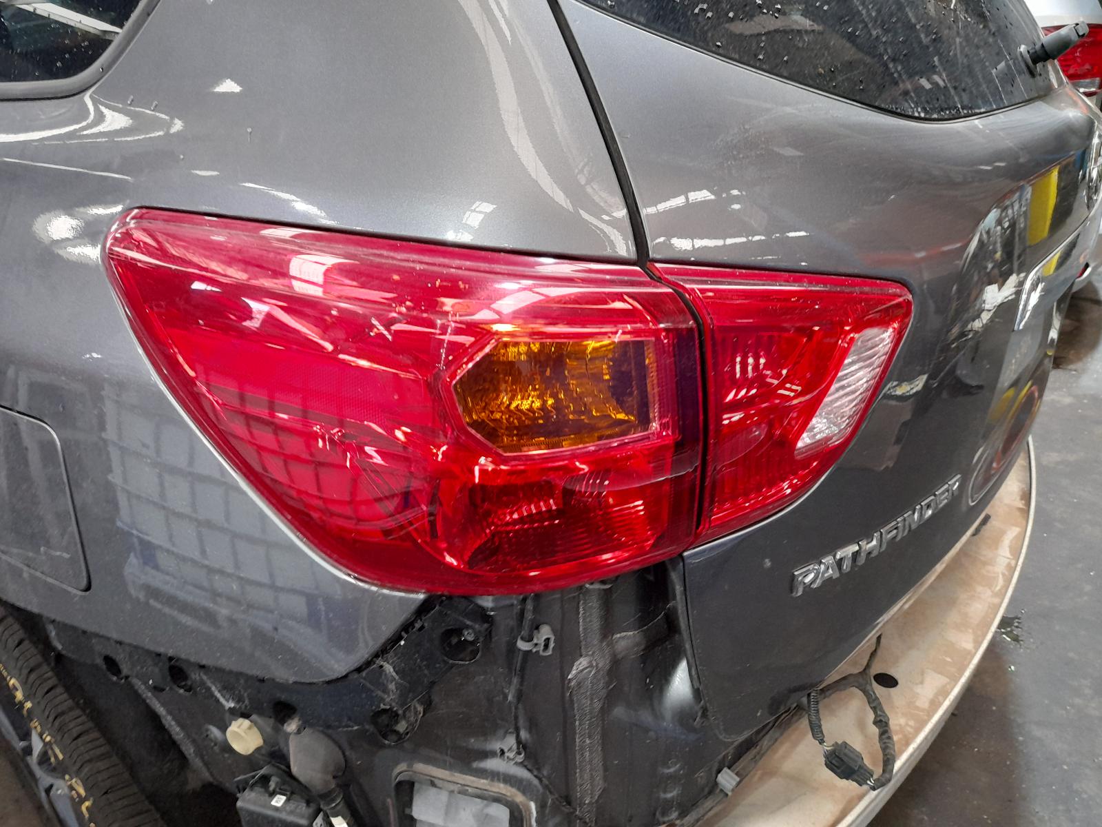 2017 Nissan Pathfinder Bootlid/Tailgate View Auto part Bootlid/Tailgate Nissan Pathfinder 2017