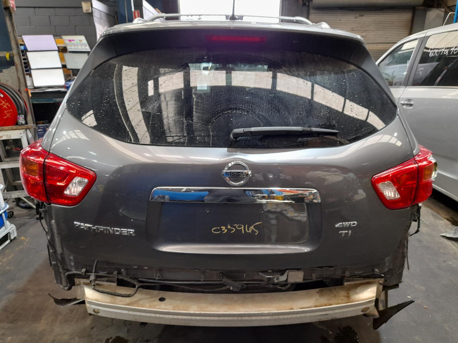 2017 Nissan Pathfinder Bootlid/Tailgate View Auto part Bootlid/Tailgate Nissan Pathfinder 2017