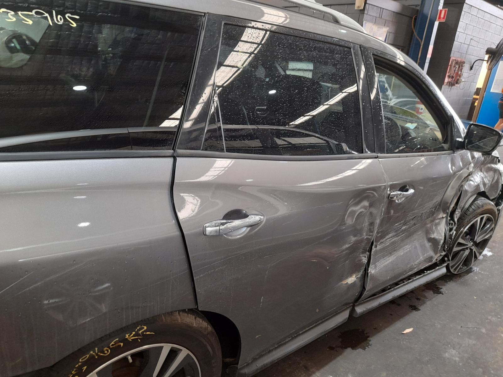 2017 Nissan Pathfinder Bootlid/Tailgate View Auto part Bootlid/Tailgate Nissan Pathfinder 2017